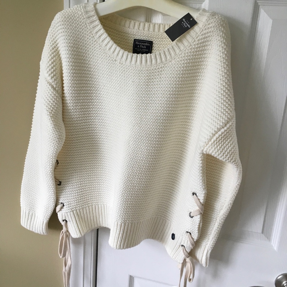 Amber Crombie US trademark sweater